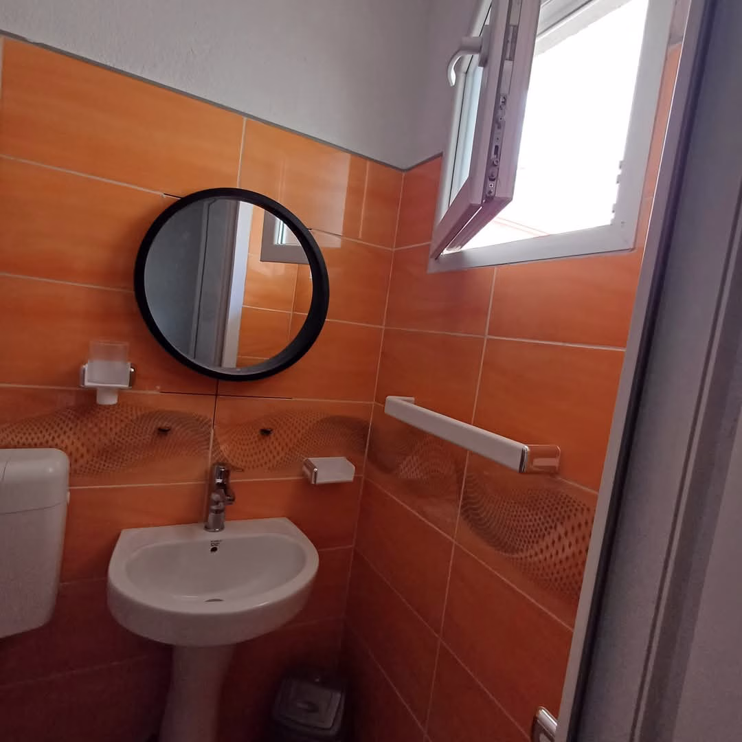 Toalet vo vila Leona